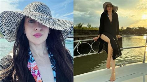 karishma kapoor ki sexy video|Karisma Kapoor Drops Stunning Photos In Swimsuit From Beach .